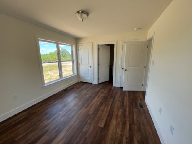 Photo - 220 Hogan Rd