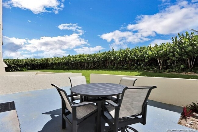 Building Photo - 10600 S Ocean Dr Unit 2