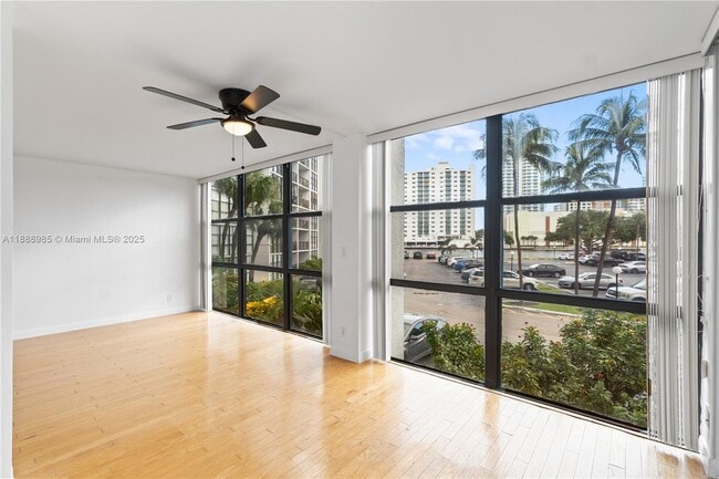 Photo - 800 Parkview Dr Unit 224