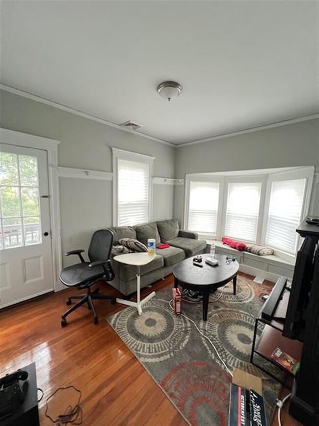 Building Photo - 41 Simpson Ave Unit 2 Rental