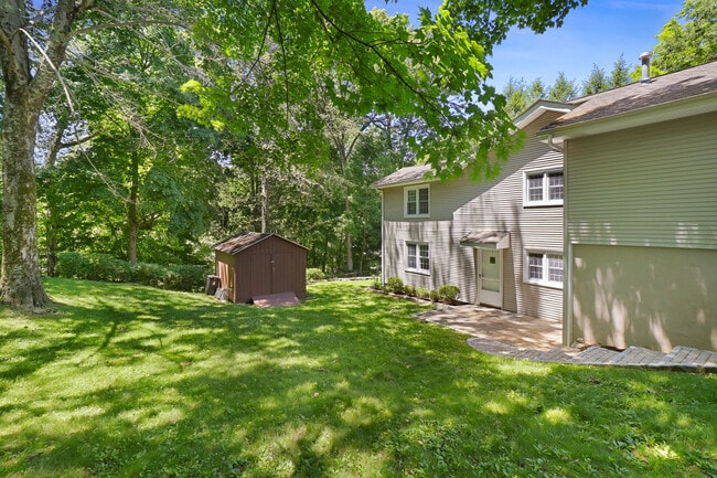 Photo - 182 Weaver St