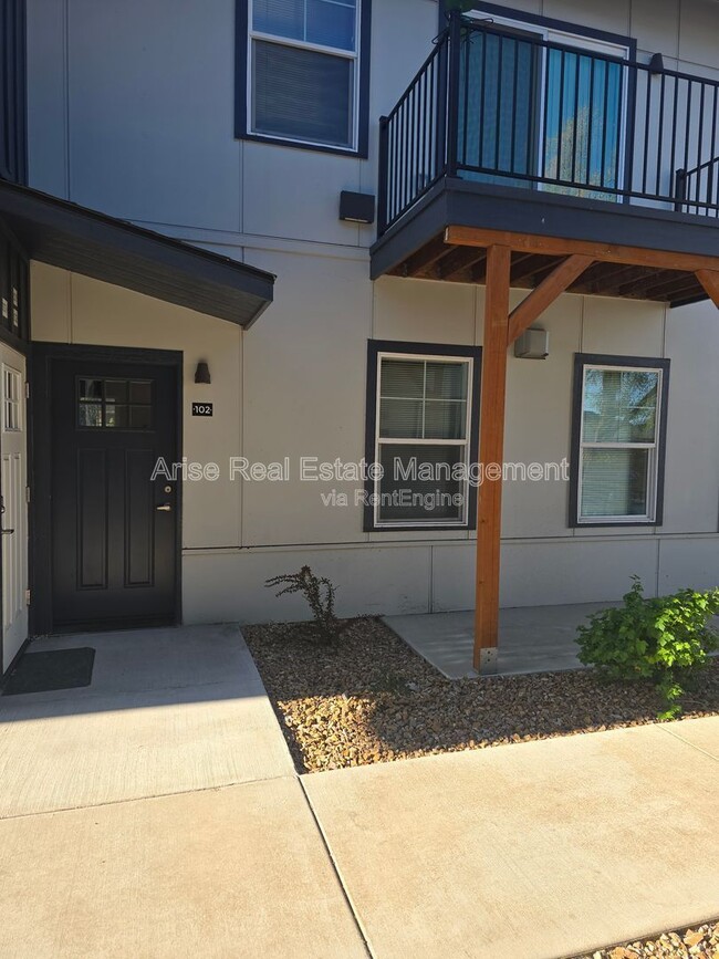 Photo - 1510 SW Juniper Ave
