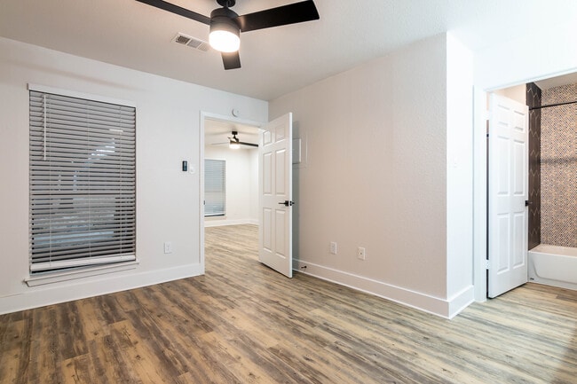 1BR, 1BA - 496SF - Tramor at Hunter's Glen