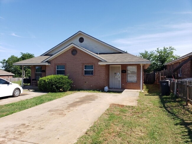 Building Photo - 1436-1438 E Mulkey St Unit 1436