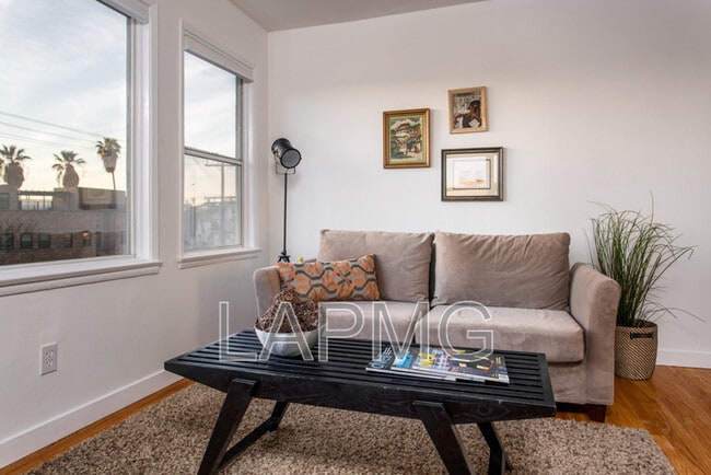 Photo - 1157 Bellevue Ave