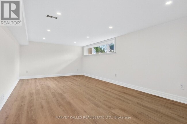 Photo - 67 Robinglade Dr