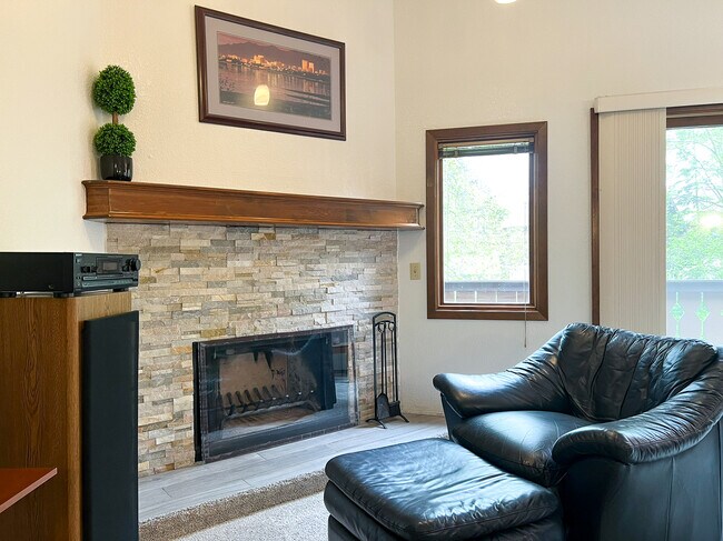 Photo - 4731 Mills Dr