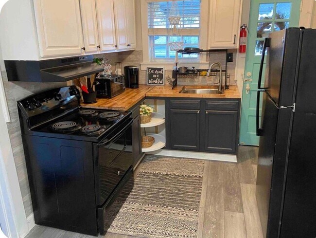Photo - 2710 Winburn Terrace Unit A