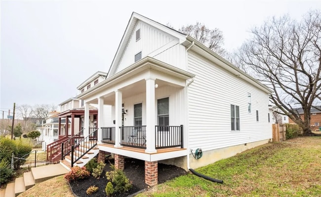 Photo - 2019 Dinwiddie Ave