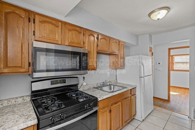 Photo - 405 Cameron Rd