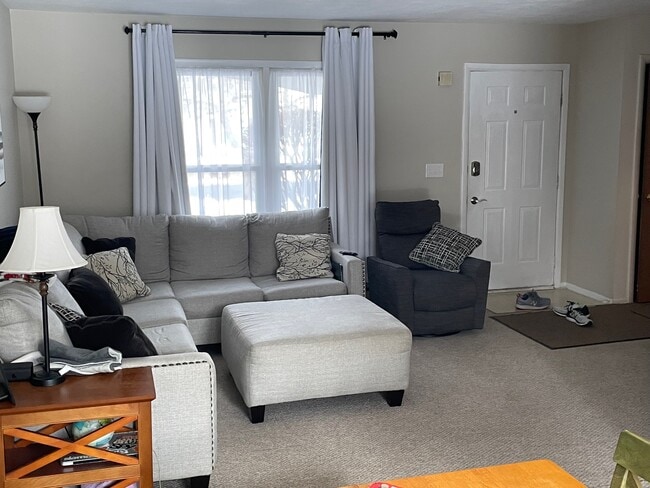 Living Room - 19 Hanover Dr Unit 19