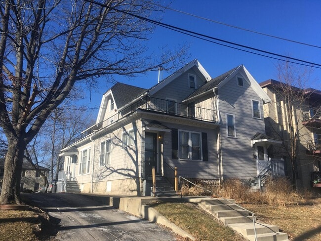Photo - 2033 N Cambridge Ave Apartment