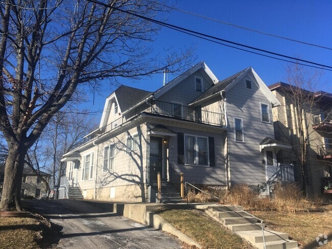 Building Photo - 2033 N Cambridge Ave Rental