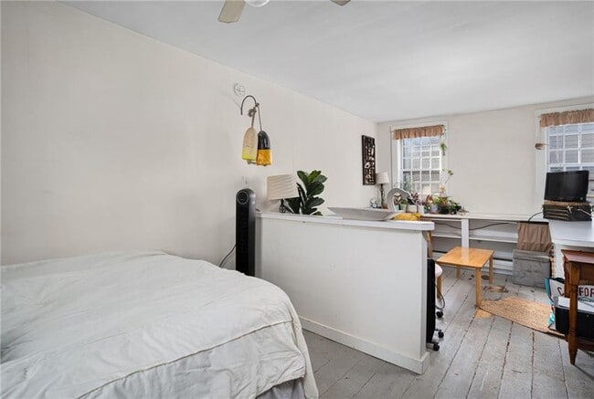 Photo - 73 Thames St Unit B