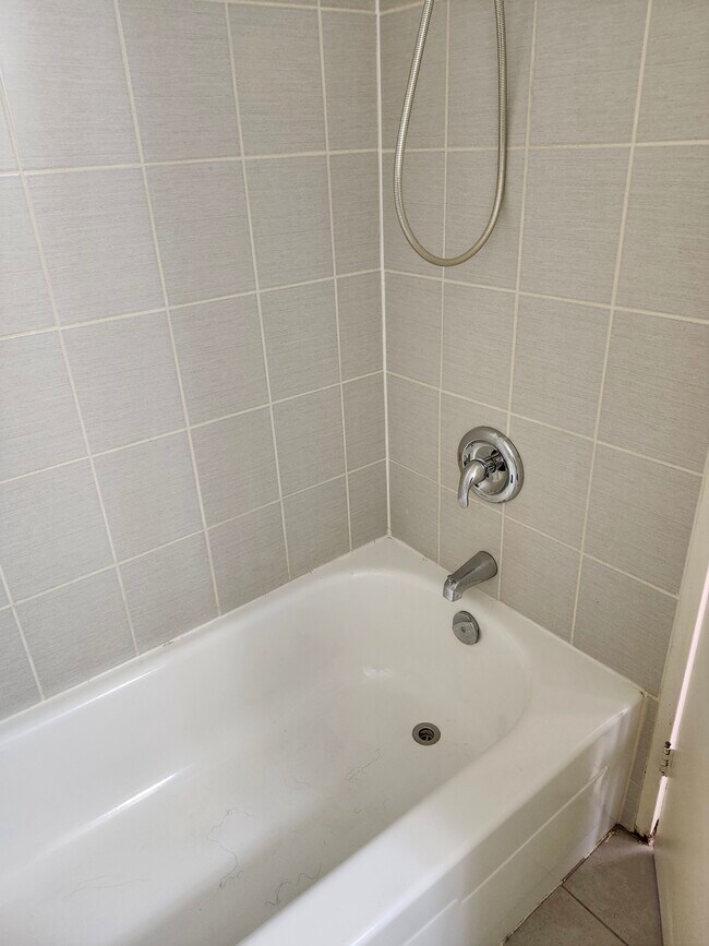 Photo - 260 Grantham Ave