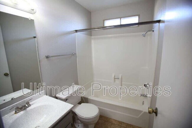 Photo - 401 W Utopia Rd