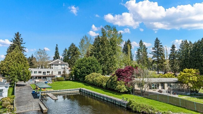 Photo - Sammamish River Apartments
