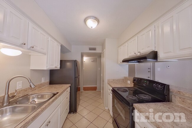 2507 Arapaho Dr