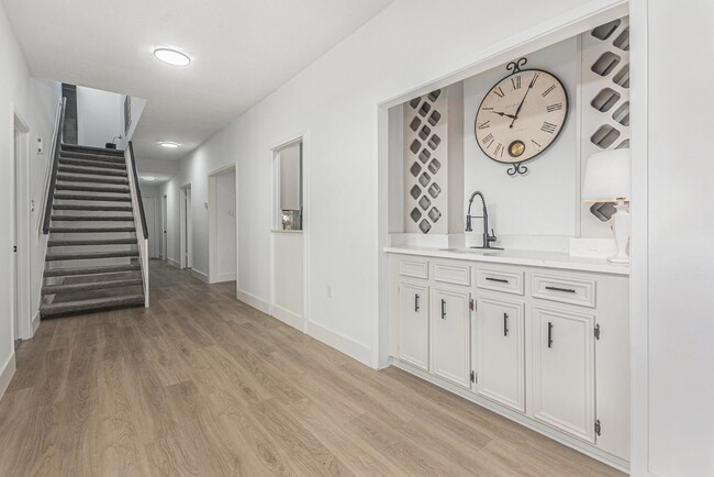 Photo - 4334 Lake Grove Dr