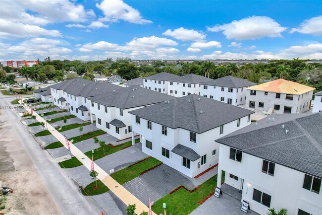 Building Photo - 22555 SW 125th Ave Rental