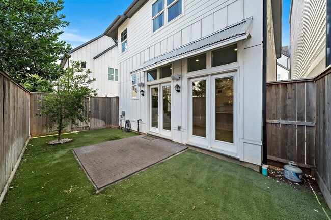 Photo - 3420 W 12th St