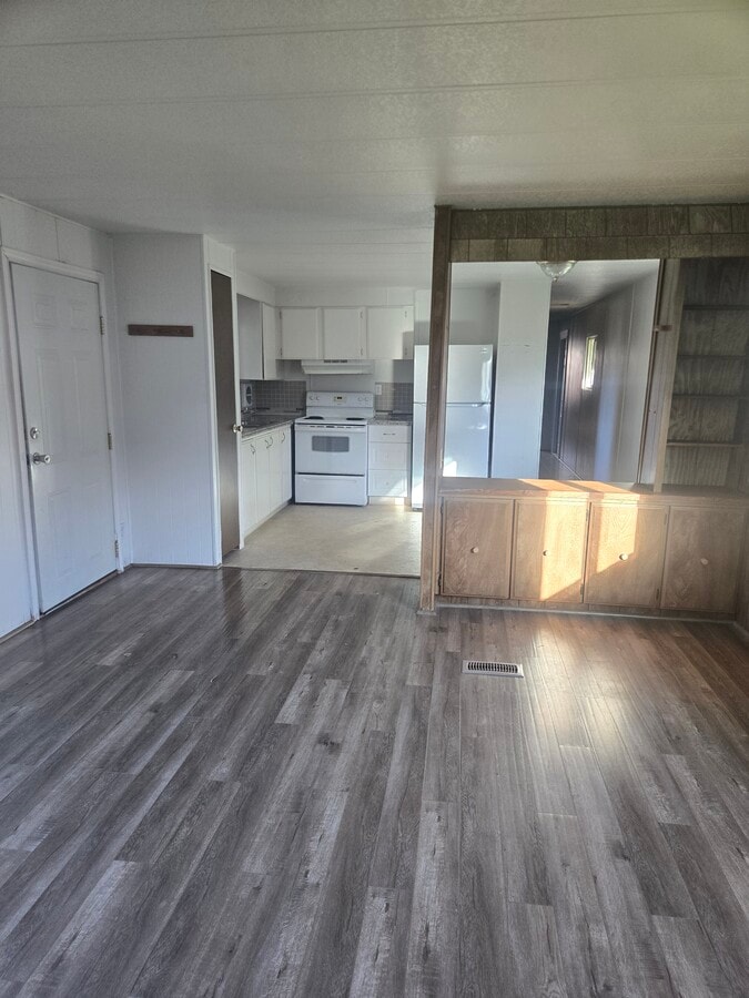 Photo - 1295 Thomas Rd