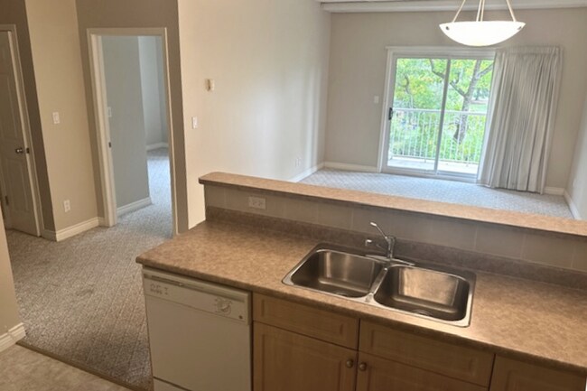 Photo - 9914-9101 101 Ave Unit 212