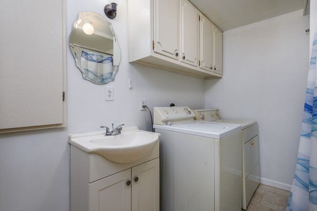 Photo - 9156 Elizabeth St