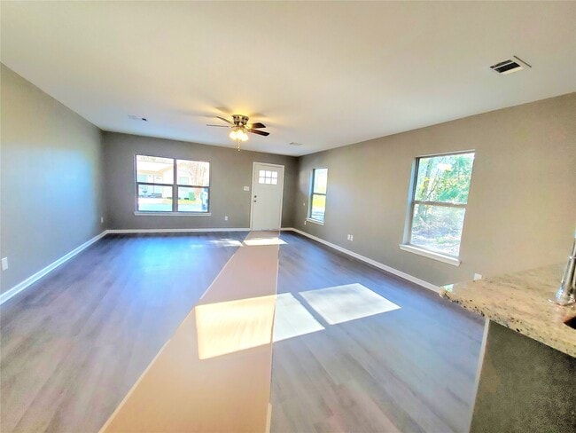 Photo - 2203 N Winfree St