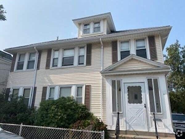 Building Photo - 101 Walworth St Unit 2 Rental