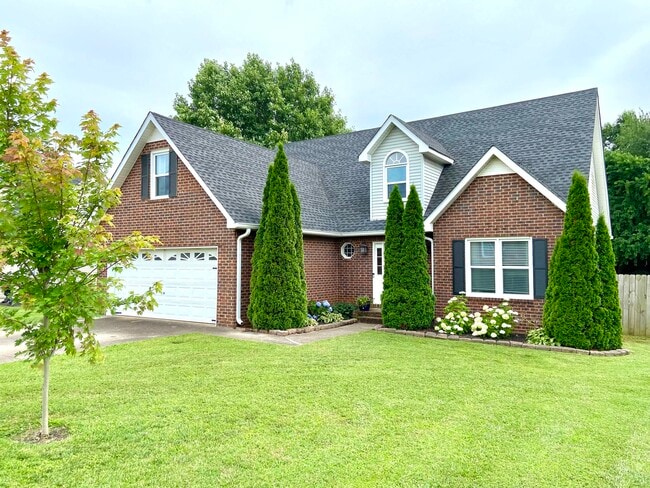 Building Photo - 604 Greenleaf Ave