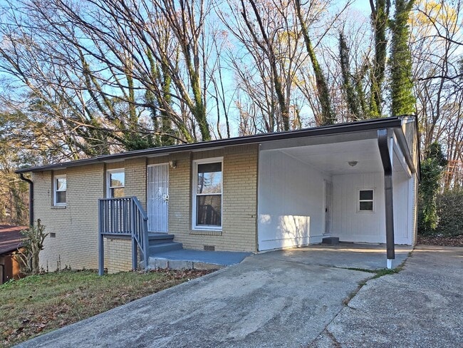 Building Photo - Updated 3-Bedroom Ranch Backing to Swann Nature Preserv