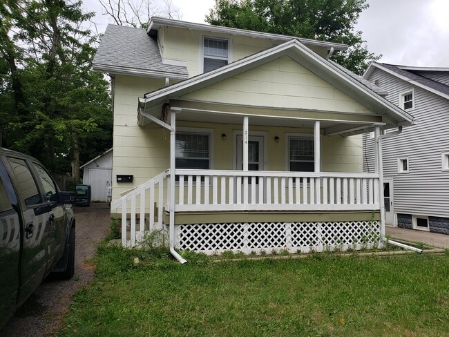 Photo - 314 Lathrop St