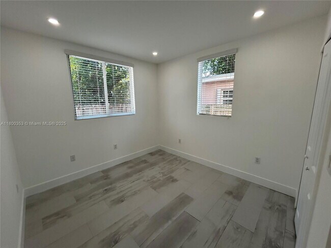 Photo - 3823 Thomas Ave