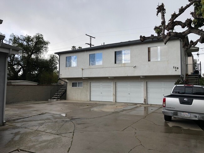 Building Photo - 119 W Hillsdale St Unit B