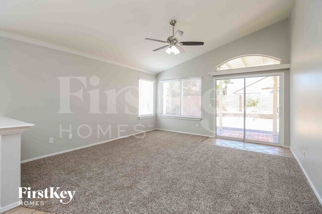 4354 E Birchwood Cir