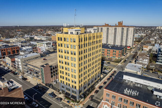 Building Photo - 601 Bangs Ave Unit 705 Rental