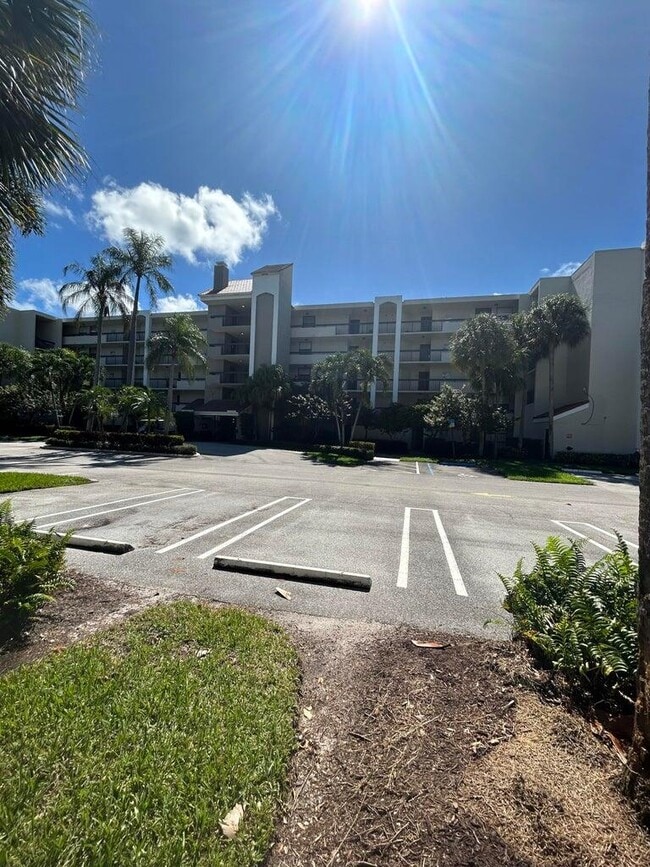 Building Photo - 950 Lavers Cir Unit F-203 Rental