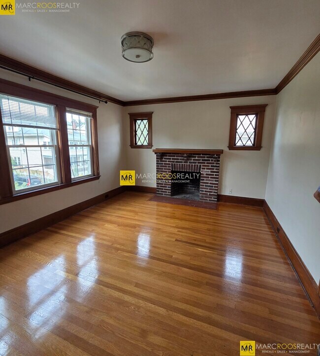 Building Photo - 12 Chester Rd Unit 1 Rental