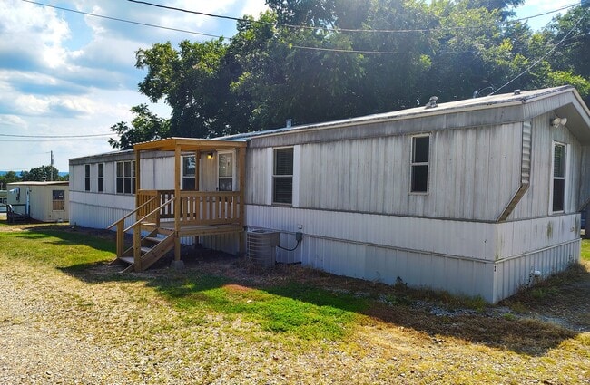 Photo - 225 Community Dr Unit 2