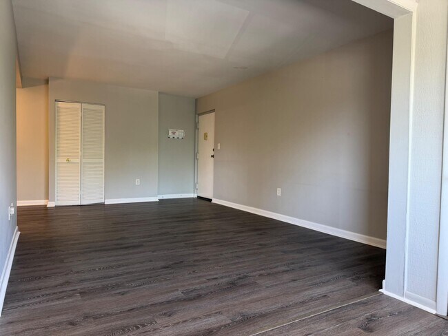 Photo - 140 Royal Oak Dr Unit I