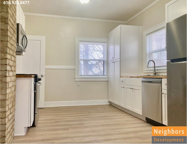 Photo - 1139 Walker Ave NW