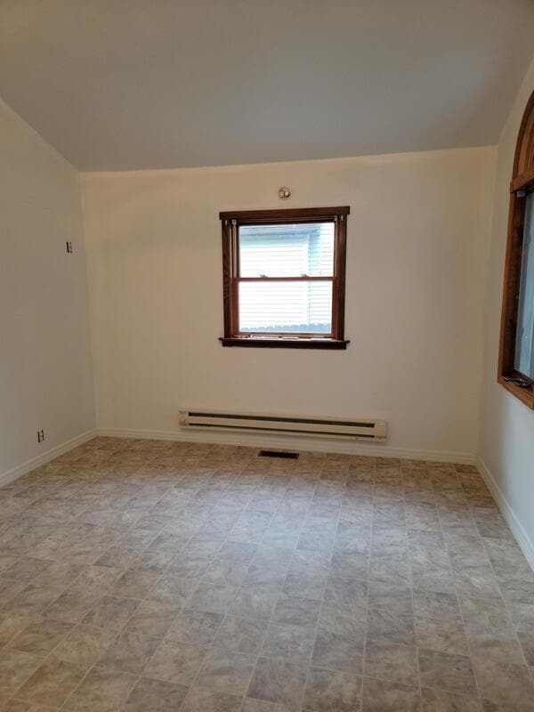 Photo - 319 S Main St