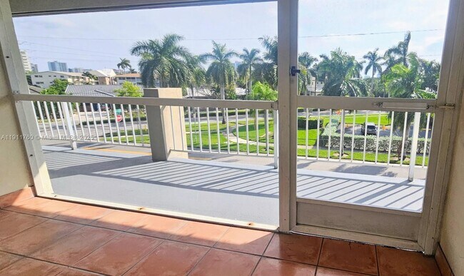 Photo - 300 Layne Blvd Unidad 313