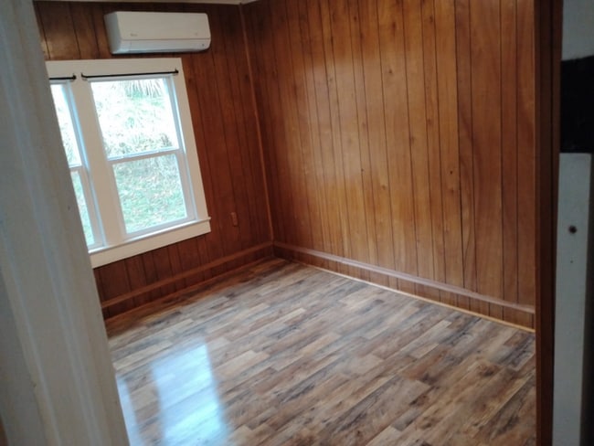 Photo - 115 Chatham Dr