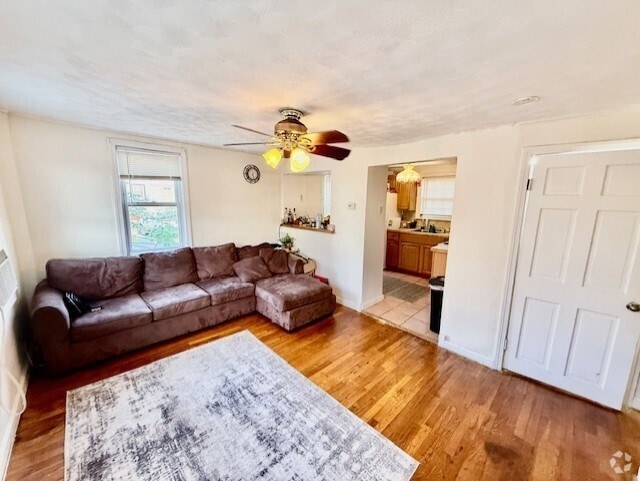 Building Photo - 14 Amity St Unit 2 Rental