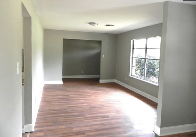 Photo - 2724 Endicott Dr