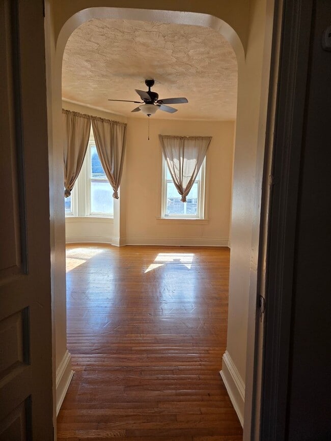 Photo - 623 W King St Unit 623 W KING ST. #2FL