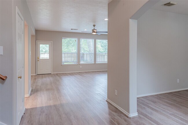 Photo - 119 S Merryweather Cir