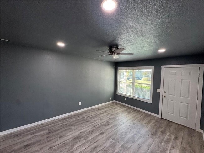 Photo - 70 N Hunter St